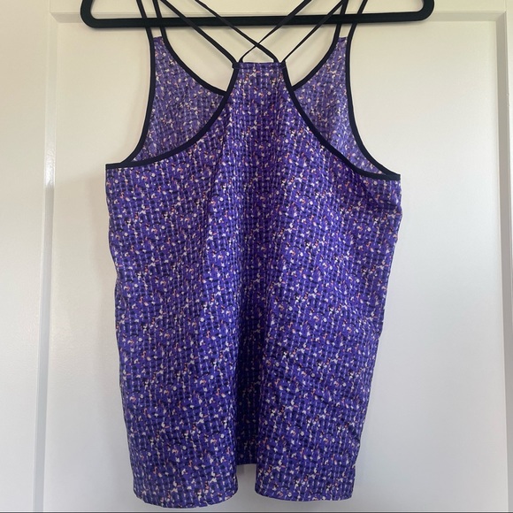 H8 I Printed Sleeveless Top with Cross Back Detail - Picture 5 of 7